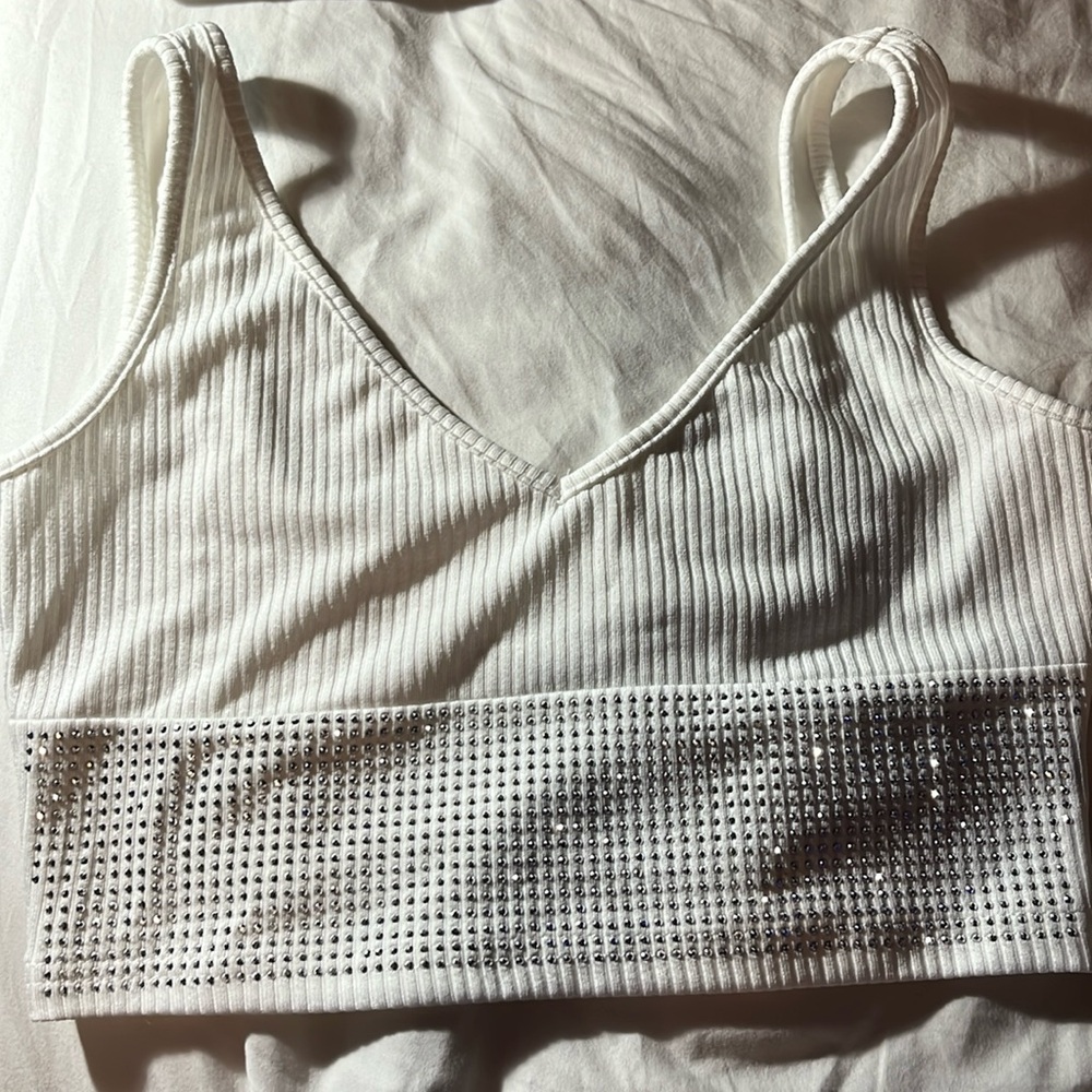 White crop tank top with jewels. Size small.